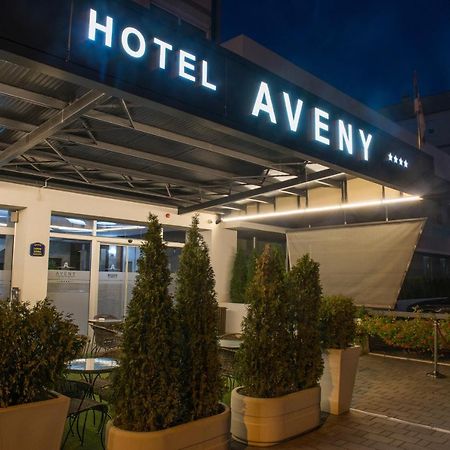 Garni Hotel Aveny Τσάτσακ Εξωτερικό φωτογραφία