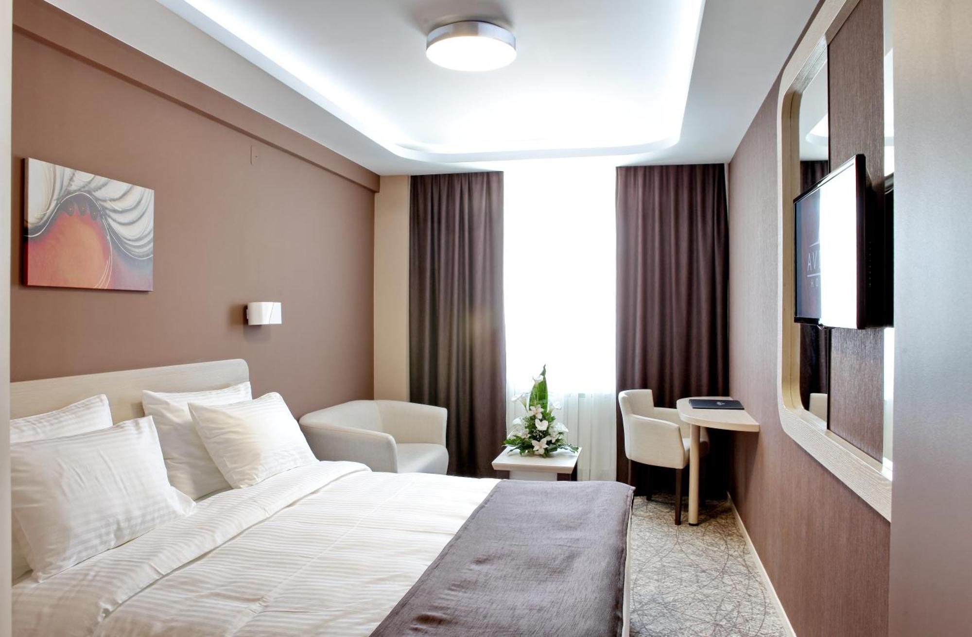 Garni Hotel Aveny Τσάτσακ Εξωτερικό φωτογραφία