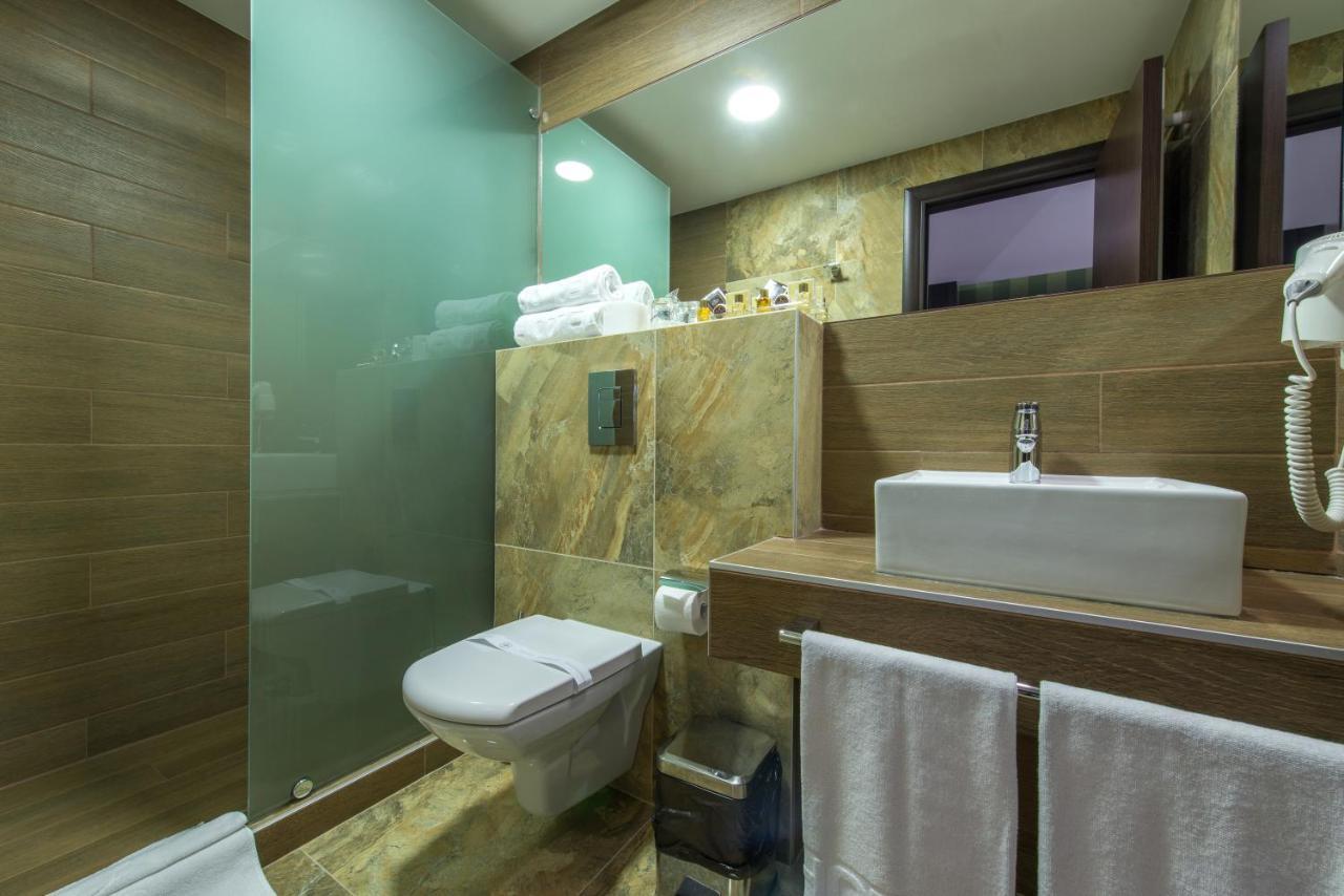 Garni Hotel Aveny Τσάτσακ Εξωτερικό φωτογραφία