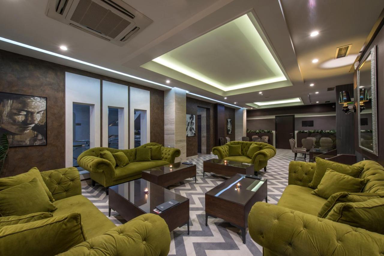 Garni Hotel Aveny Τσάτσακ Εξωτερικό φωτογραφία