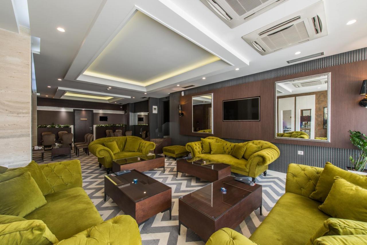 Garni Hotel Aveny Τσάτσακ Εξωτερικό φωτογραφία